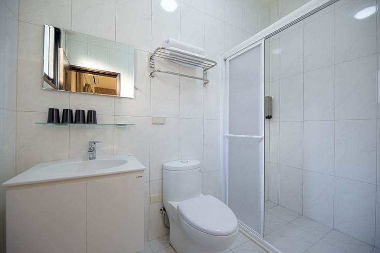 Bathroom 3, Love Travel B&B, Penghu