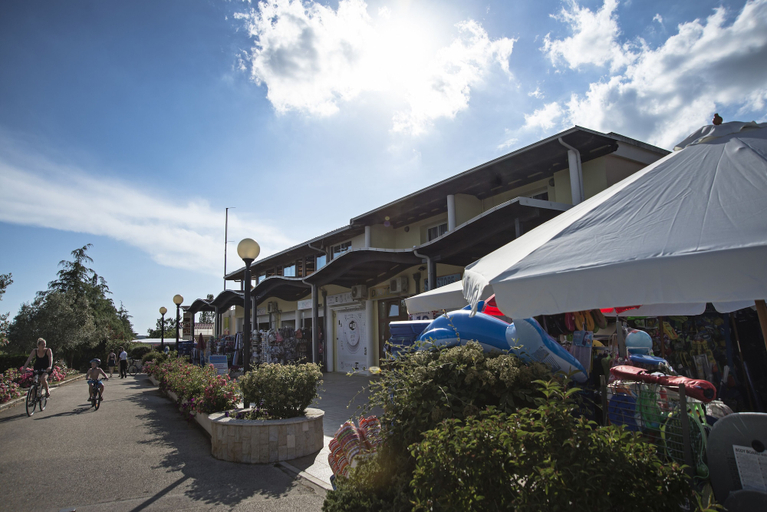 Exterior & Views 2, Happy Camp mobile homes in Centro Vacanze Bi Village, Fažana