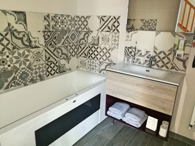 Bathroom 5, Les Béthunoises Béthune Centre, Pas-de-Calais