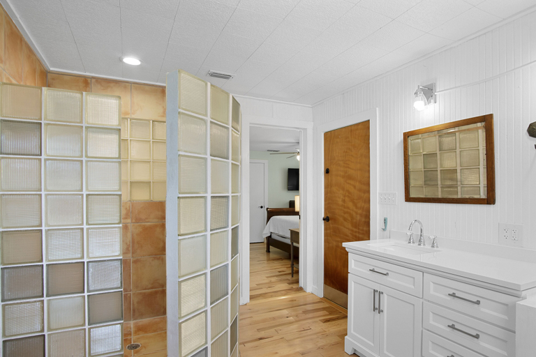 Bathroom 3, Sea Glass Cottage, Nueces