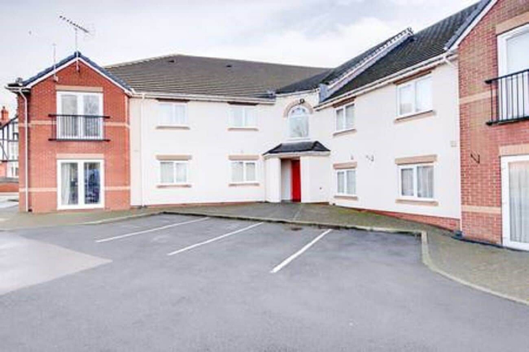 Exterior & Views 2, Apartment 10, Nottinghamshire
