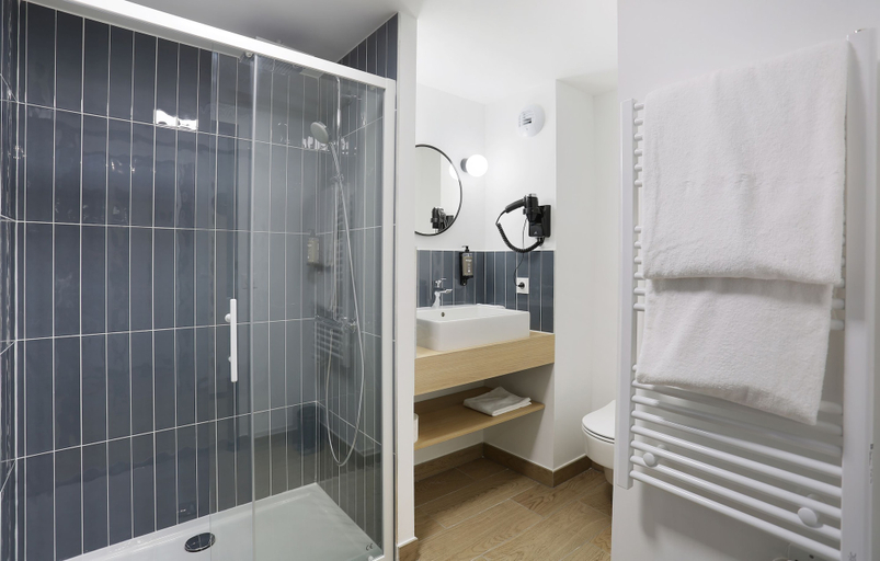 Bathroom 5, Appart Hotel Odalys City Toulouse Blagnac Aéroport, Haute-Garonne