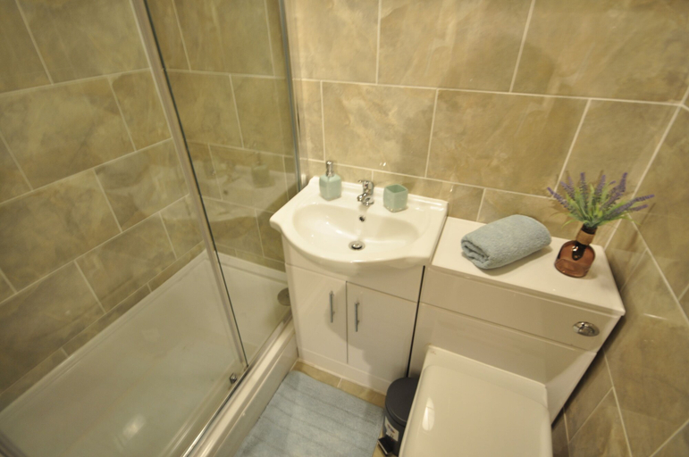 Bathroom 2, Old Nichol Guest Apartment, London
