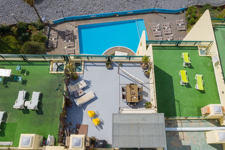 Exterior & Views 2, Charming Paint House Apartment in Pestana, Funchal