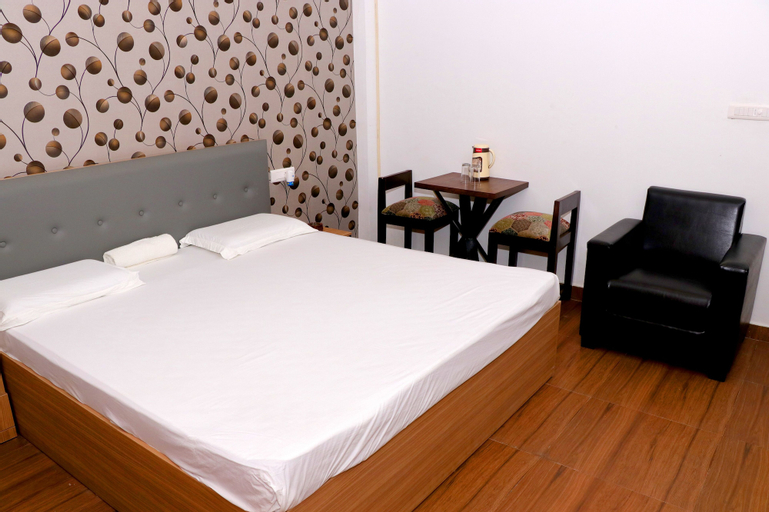 Bedroom 1, Surya Hotel, Balrampur