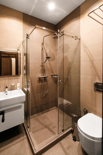 Bathroom 3, Simple Hotel, Sochi gorsovet
