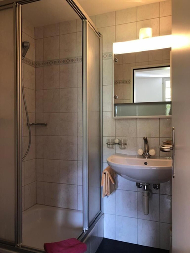 Bathroom 3, Hotel Sternen Budget, Obersimmental
