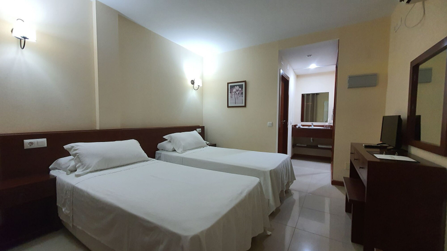 Bedroom 5, Hotel Sun Galicia, Pontevedra