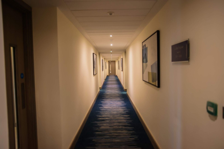 Others 5, Thames View 2 Bed Apartment With Balcony, London