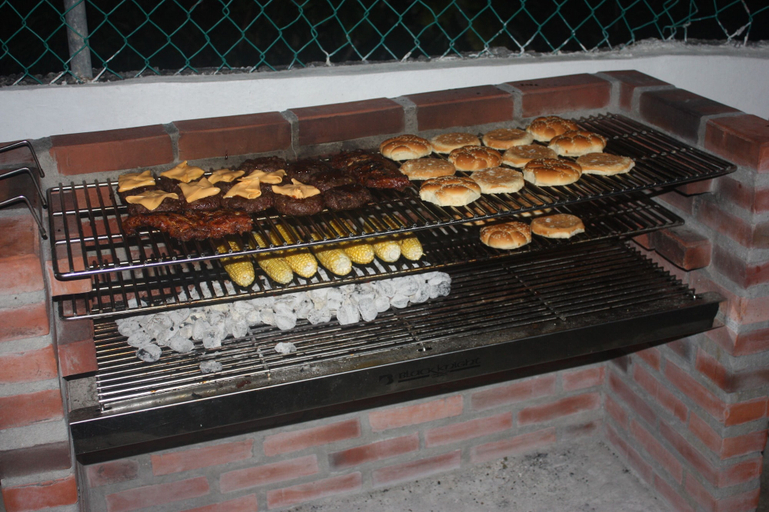 Food & Drinks, Cleopatra Villas