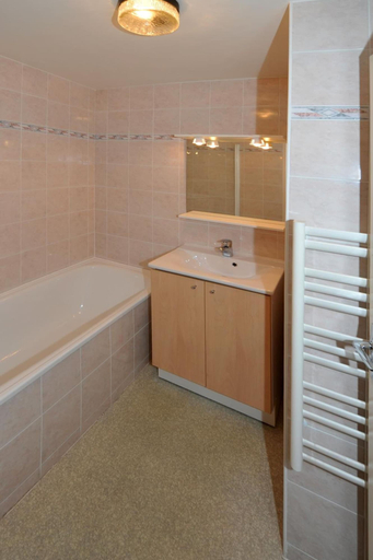 Bathroom 3, Azureva Les Menuires, Savoie