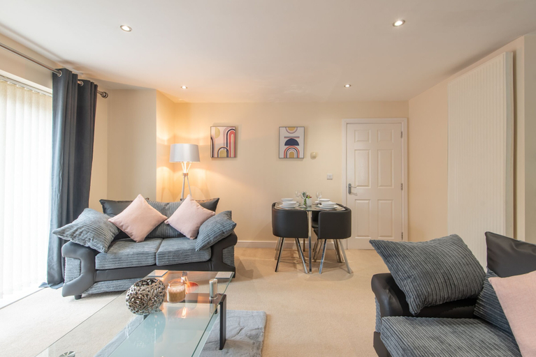 Others 4, Apartment 5, Nottinghamshire