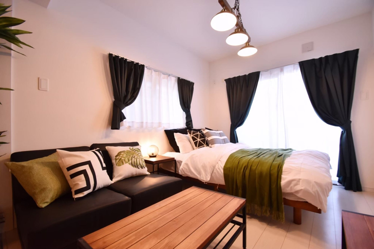 Bedroom 2, SHIGUWA ONNA Mishuku Onna 1F, Onna