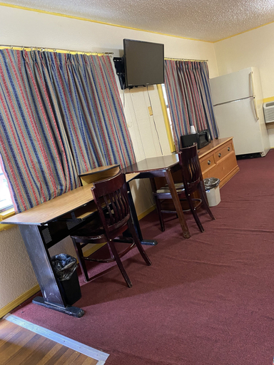 Others 5, Madill Inn, Marshall