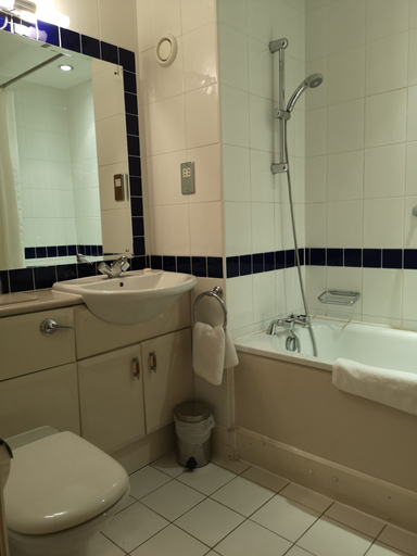 Bathroom 4, The Tudor Hotel, London