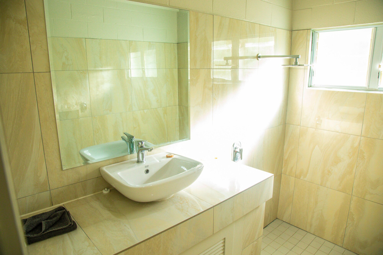 Bathroom 4, Natura Kauare Villa, Rorotonga