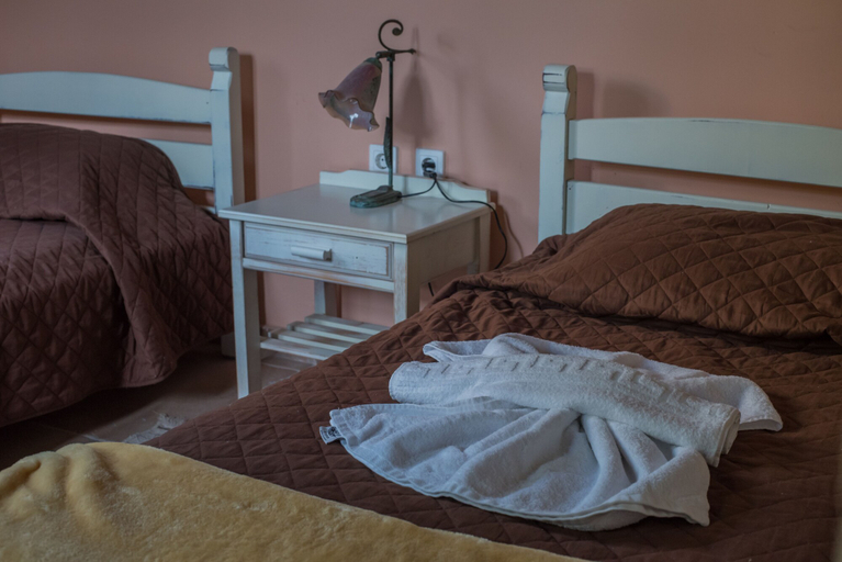 Bedroom 2, Vamos Fabrica Farm, Crete