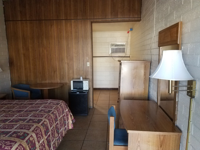 Bedroom 2, Beverly Crest Motor Inn, El Paso