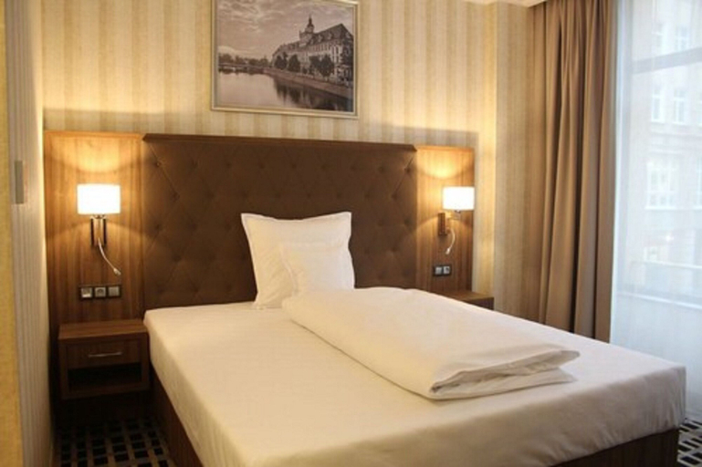 Bedroom 3, Grand City Hotel Wrocław, Środa Śląska