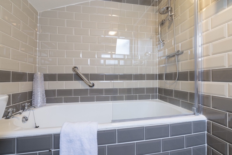 Bathroom 3, Marina Beach House, Norfolk