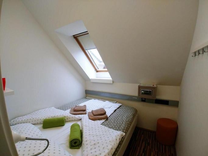 Bedroom 4, Cube Central Rooms for 2 - Hostel, Ljubljana
