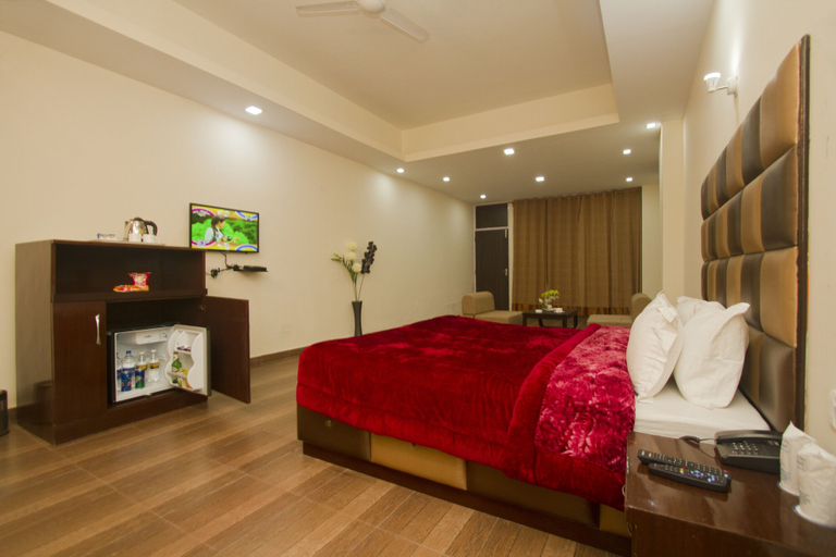 Bedroom 3, Snow Touch Resort (Shri Nath Group), Kullu