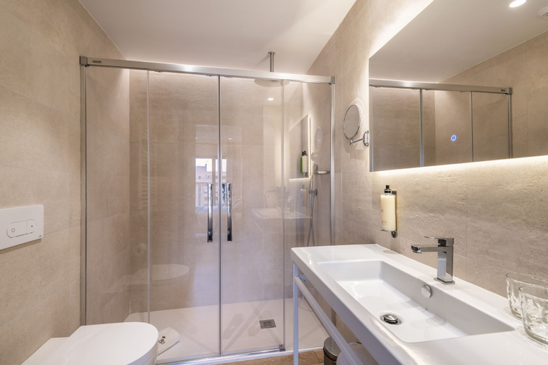 Bathroom 5, Intelier Core Suites Valencia by Intelier Hotels & Suites, Valencia