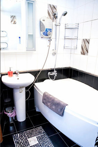 Bathroom, Bolshaya Morskaya Apartments, Sankt-Peterburg gorsovet