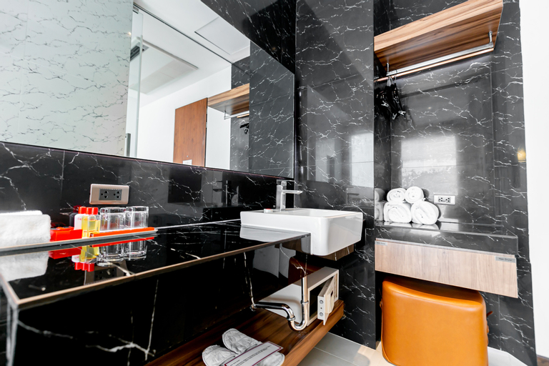 Bathroom 27