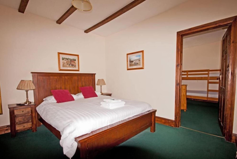 Bedroom 3, White Hart Hotel, Cornwall