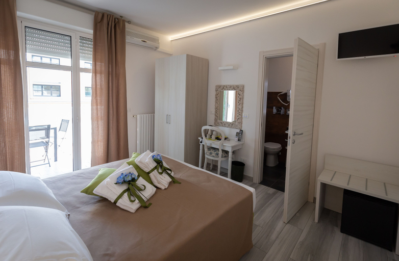 Bedroom 2, Mary's Tower, Bologna