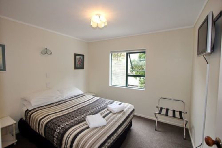Bedroom 2, Blue Marlin Apartments, Thames-Coromandel