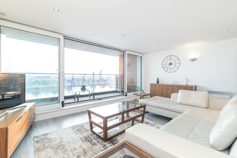 Others 5, Waterside Bliss Austin David Apartments, London