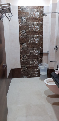 Bathroom 3, Ishwar Nain Hotel, Rajsamand