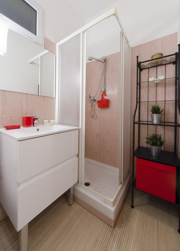 Bathroom 3, JOIVY Couzy Flat Albaro a Pochi Minuti dal Mare, Genova