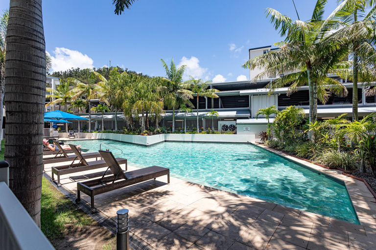 Sport & Beauty 4, By The Sea Shore, Whitsunday