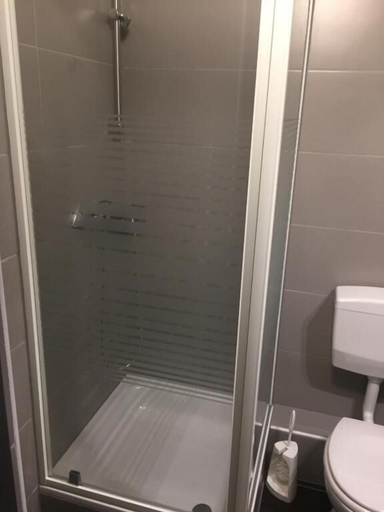 Bathroom 5, P&P V-V UG, Stuttgart