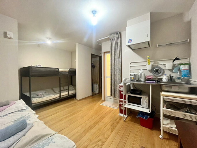 Others 4, Sadie's Home, Kawasaki