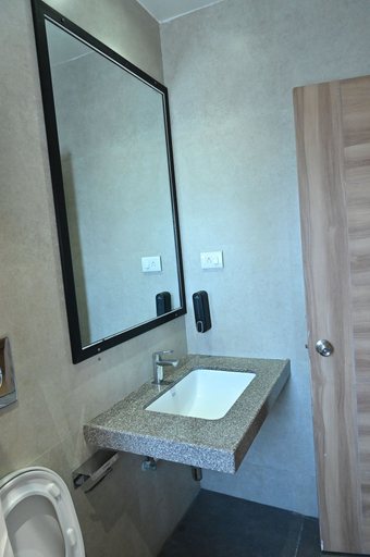 Bathroom 4, Rang Lords Inn Bharuch, Bharuch