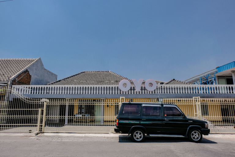 Exterior & Views 2, OYO 1289 Cbr Residence, Malang