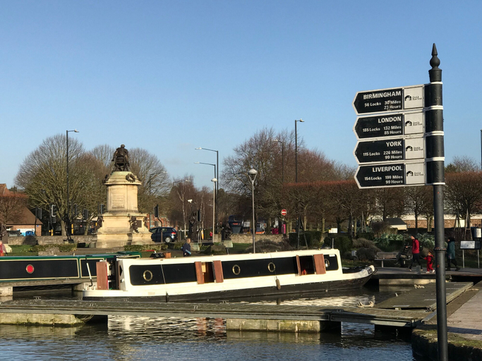 Exterior & Views 2, Beautiful 2-bed Caravan in Stratford-upon-avon, Warwickshire