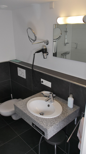 Bathroom 5, Gasthof zum Kreuz Escheck, Schwarzwald-Baar-Kreis