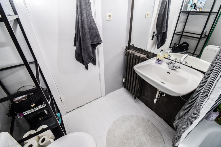 Bathroom 4, Apartment V20, Reykjavík
