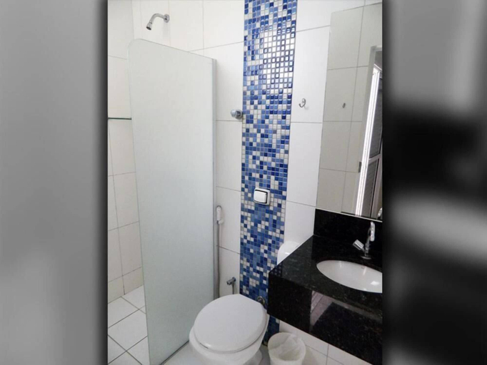 Bathroom 4, Hotel Redentor, Santa Vitória