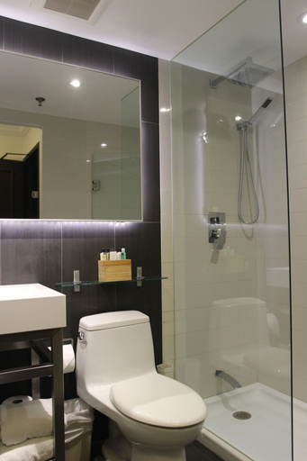 Bathroom 4, The Saint James Hotel, an Ascend Collection Hotel, Toronto