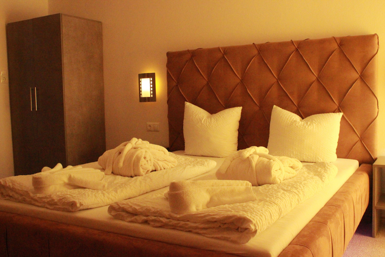 Bedroom, Hotel Sonnhof, Zell am See