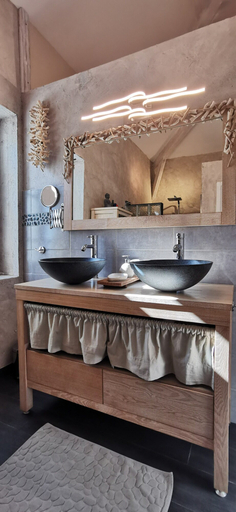 Bathroom, Domaine de Beunes, Lot-et-Garonne