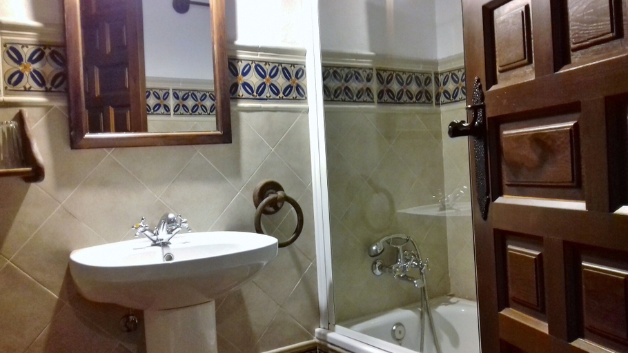 Bathroom 3, Hostería Casa Adriano, Sevilla