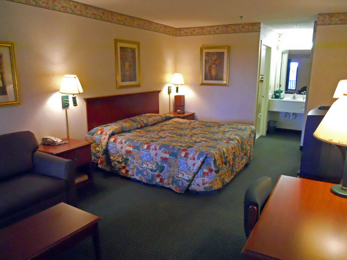 Bedroom 2, Americas Best Inn & Suites - Decatur, DeKalb