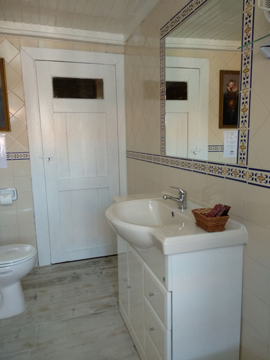Bathroom 3, Casas do Durão, Celorico da Beira